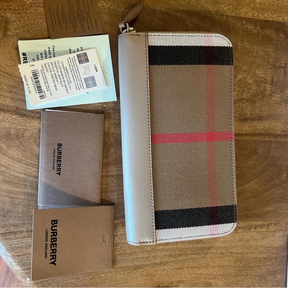 Burberry Plaid Wallet with Red and Black Accents - Picture 3 of 4